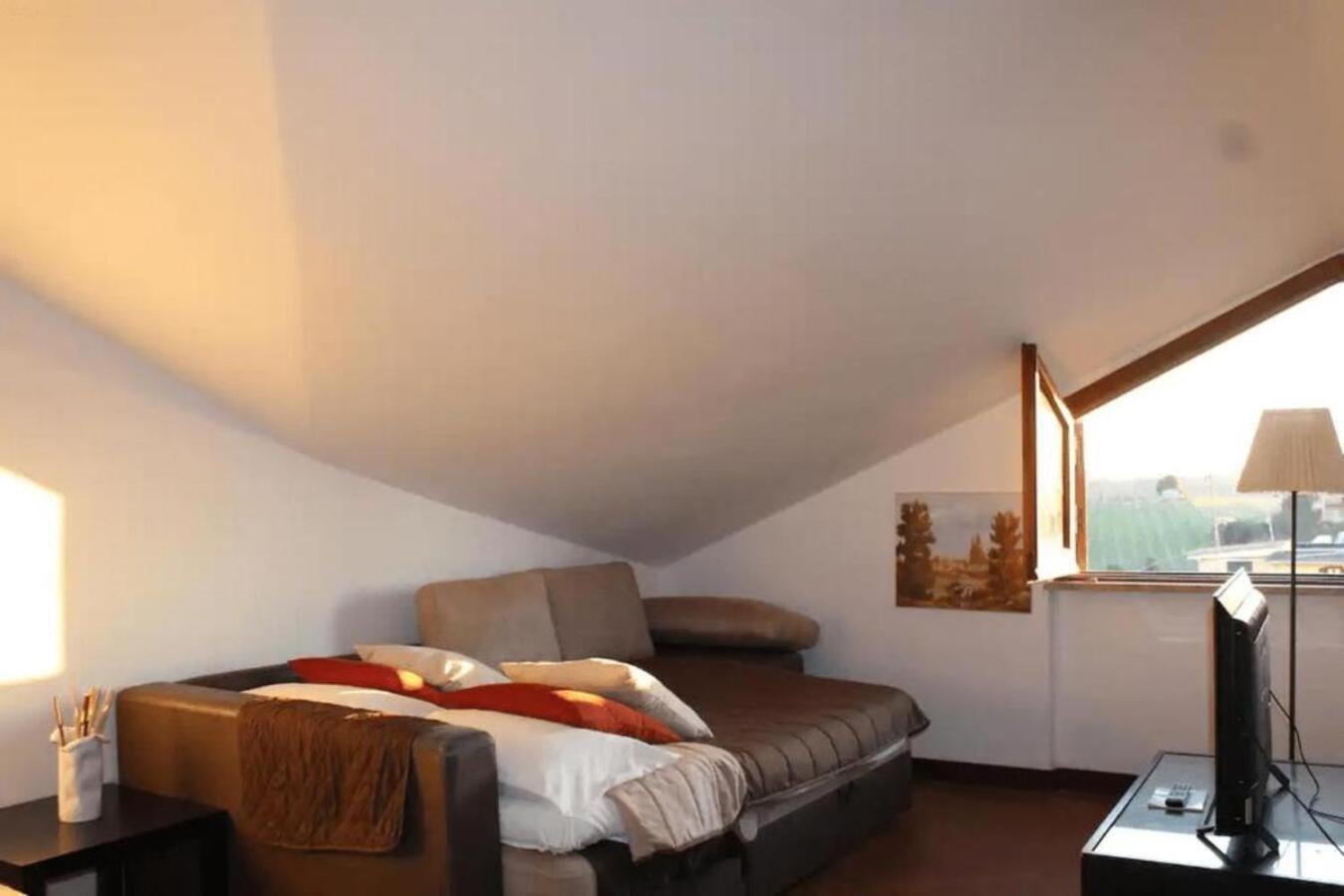 Castel di Leva Confortevole Appartamento A Roma Free Parking מראה חיצוני תמונה